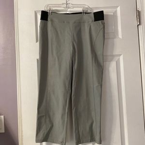 Grey M Simply Vera Capris